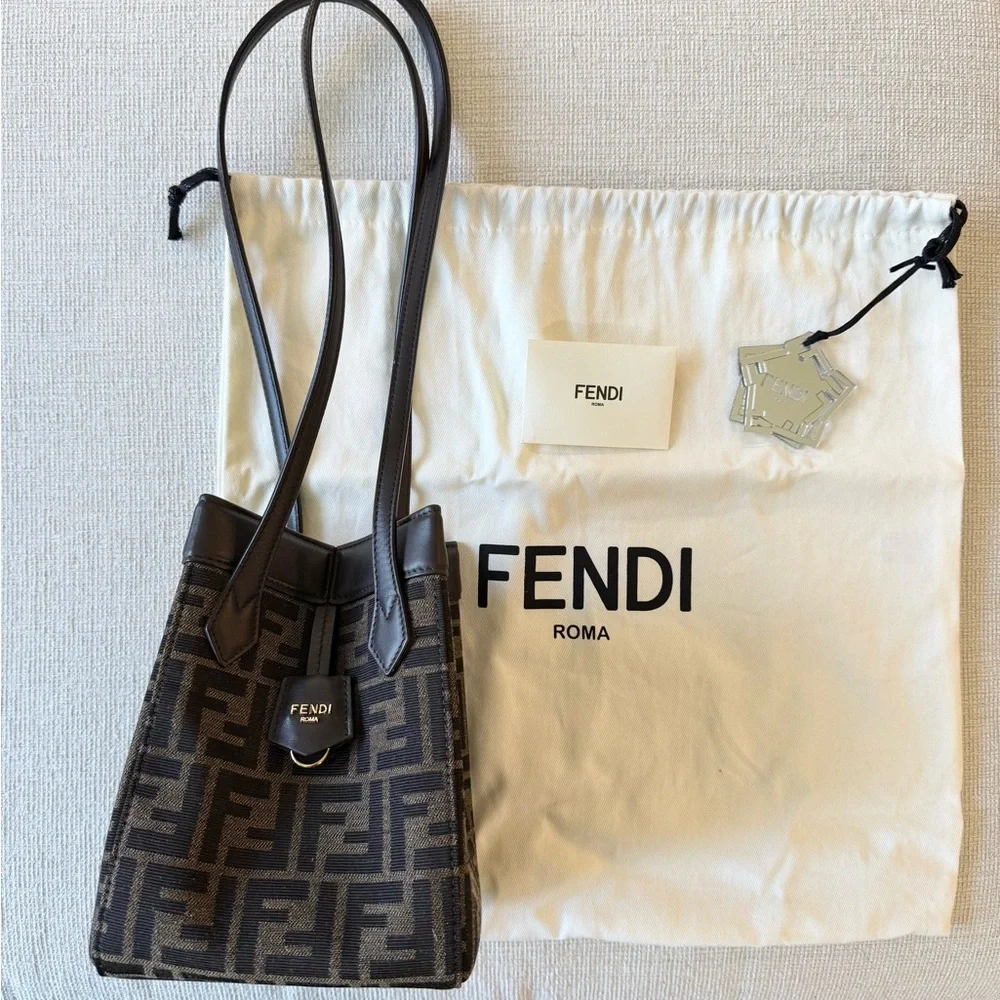 Fendi Origami Mini - Picture 1 of 7